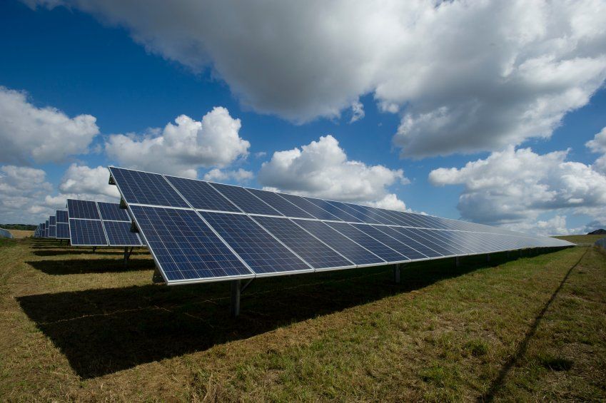 Instalación de placas fotovoltaicas en Iscar